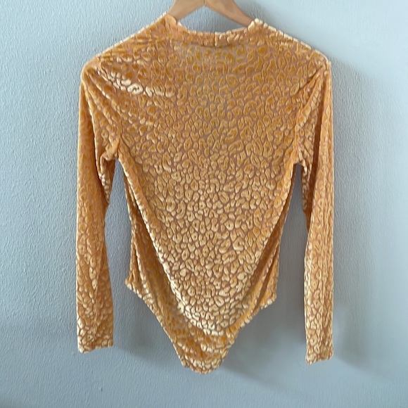 Gold leopard bodysuit - Picture 2 of 4